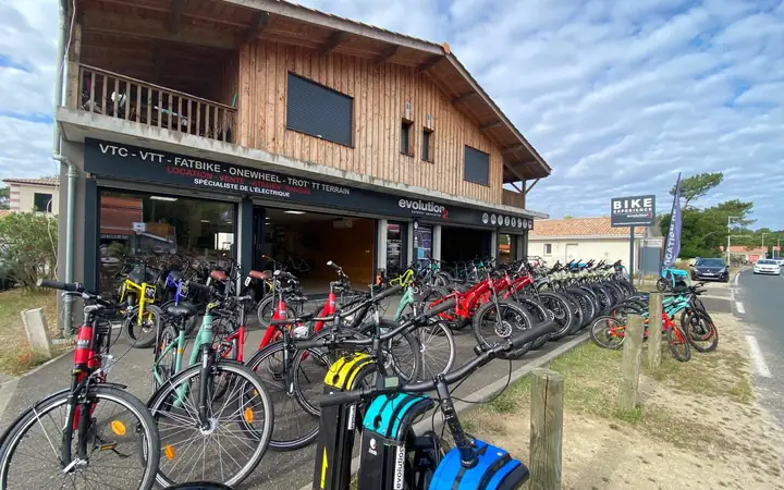 Évolution 2 — Location de vélos (Le Huga) à Lacanau, entre l’océan et le lac