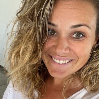 Un massage bien-être à Lacanau avec Noémie, partenaire des Jardins de la Sud