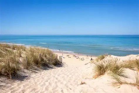 La plage Sud de Lacanau Océan hors saison, presque vide